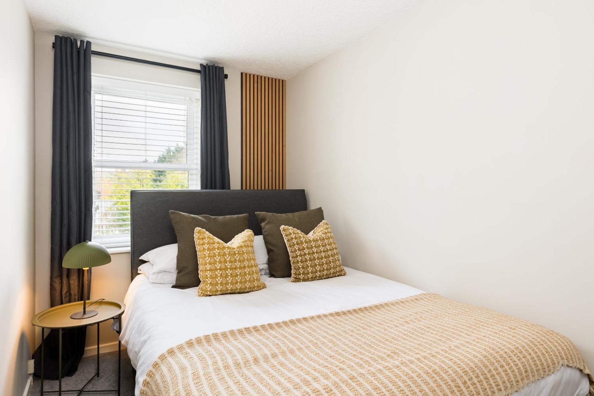 Modern 2-Bedroom Apartments With Free Parking In Leamington Spa Exterior foto